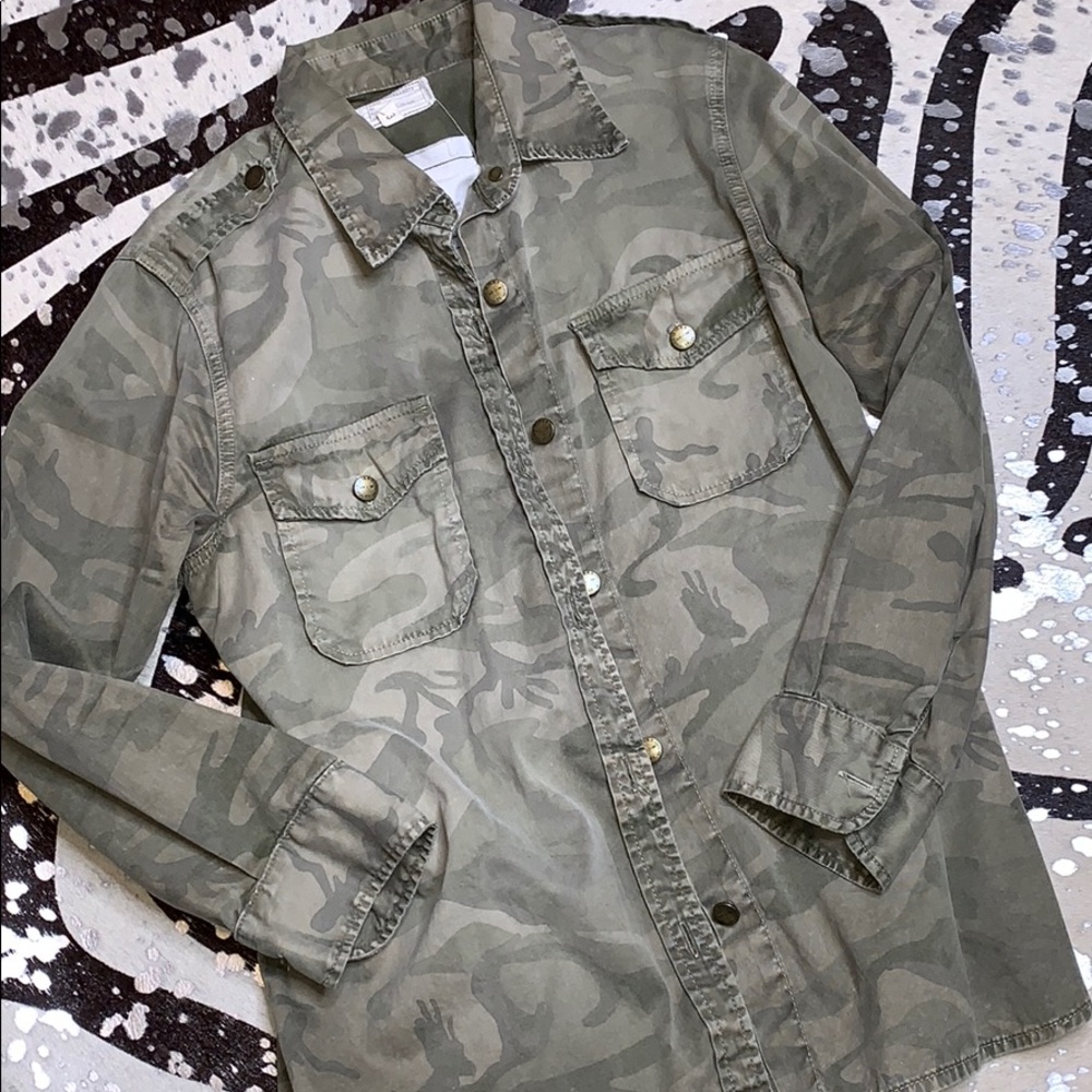 Current Elliott army camo ‘The Perfect Shirt’